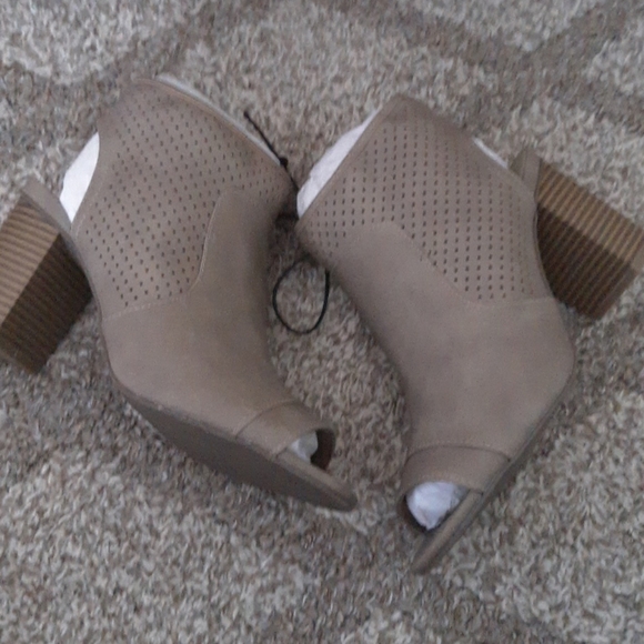 a.n.a Shoes - Women Gray Shoes